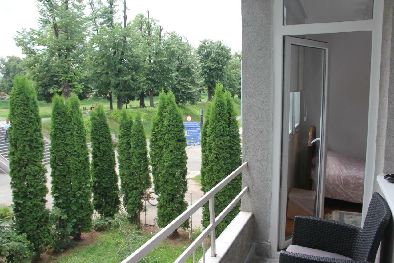 Apartman Kej Pirot Ngoại thất bức ảnh