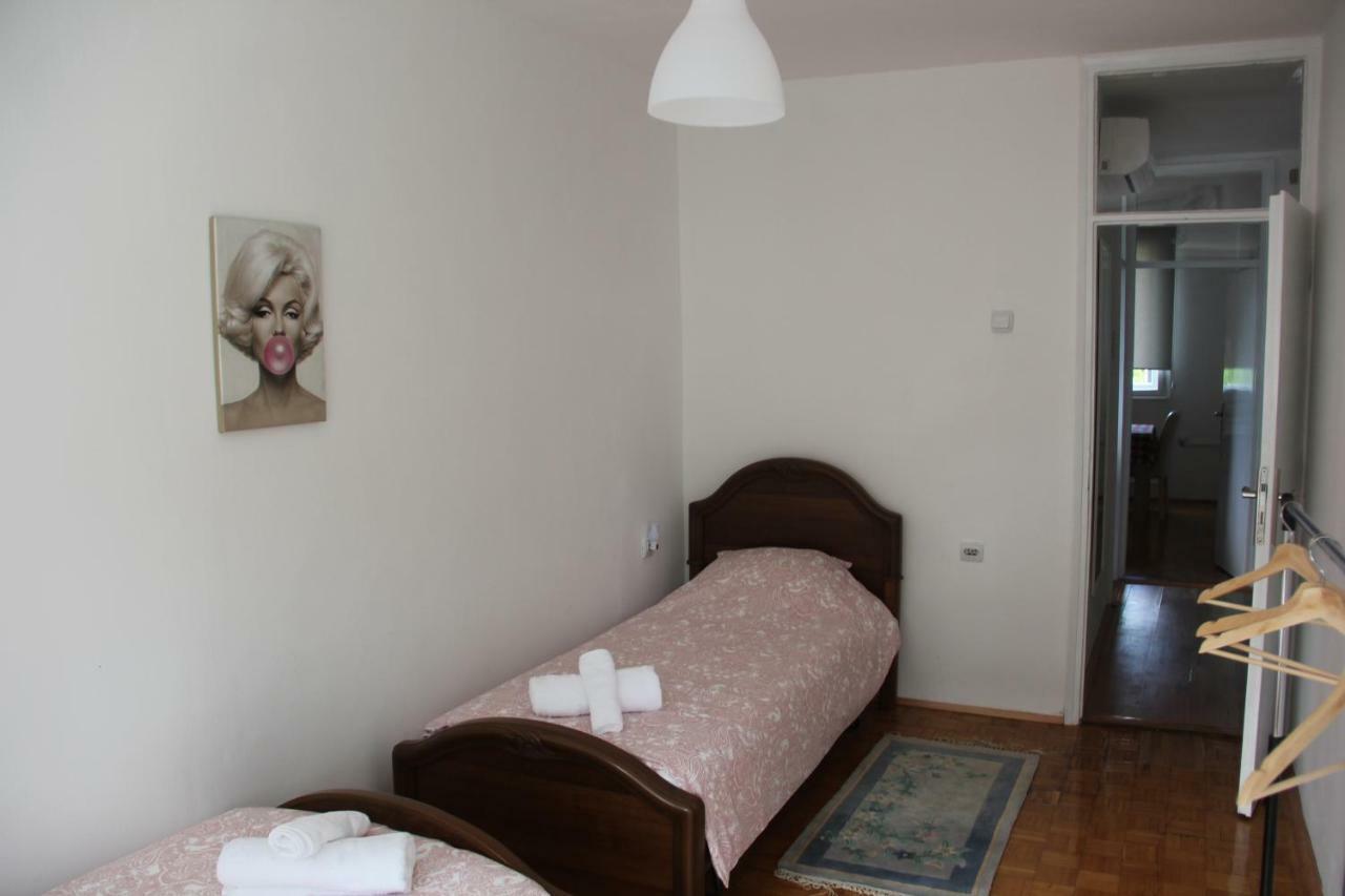 Apartman Kej Pirot Ngoại thất bức ảnh